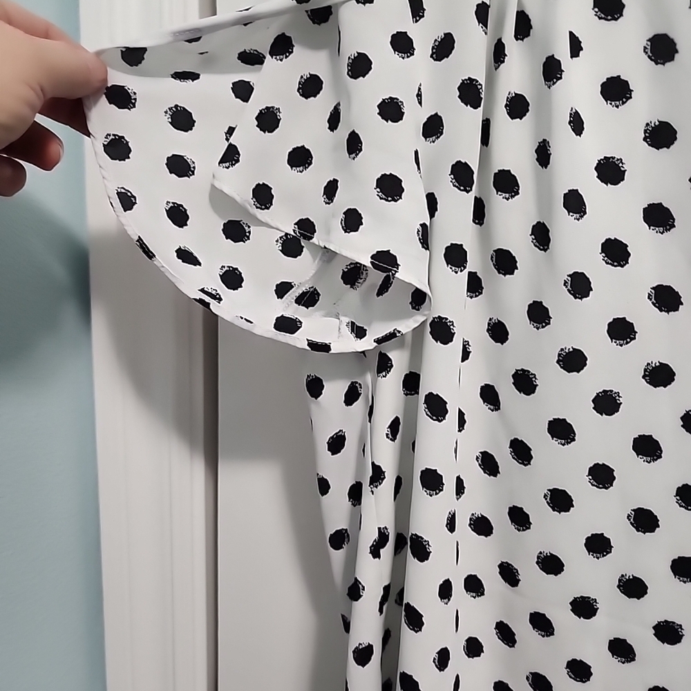 41 Hawthorne White and Black Polka Dot Blouse - Picture 6 of 7